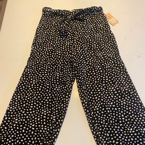 Fat face black and white float summer pants size 6